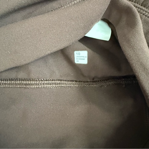 NWT Lululemon Align Asymmetrical Bra *Light Support, A/B Cup Espresso Size 10 - Picture 4 of 10